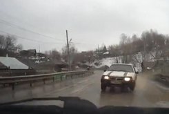 В Каменске-Уральском на мосту произошло лобовое столкновение