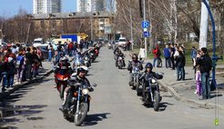 Байкеры Екатеринбурга открыли новый сезон тысячной колонной