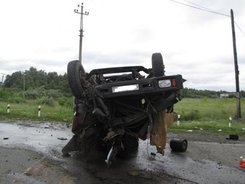 В Туринской Слободе Свердловской области два грузовика сошлись в лобовую