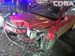 Тонированный ВАЗ стал виновником аварии с участием трёх машин в Екатеринбурге