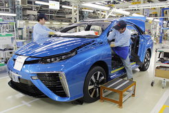 Водородный автомобиль будущего - Toyota Mirai