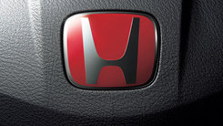 "Хонда" в России сворачивает продажи машин