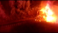В Свердловской области грузовик упал с моста на жд пути и загорелся