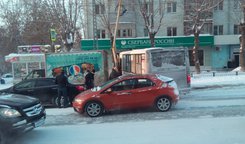 В Екатеринбурге рейсовый автобус протаранил столб