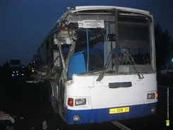 Утром под Екатеринбургом столкнулись пассажирский автобус и грузовик