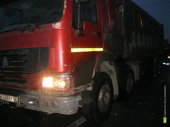 Утром под Екатеринбургом столкнулись пассажирский автобус и грузовик
