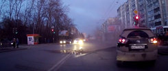 В Екатеринбурге коммунальная авария превратилась в ДТП